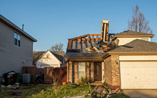 德州强龙卷风致一死多伤 大量房屋商家被毁