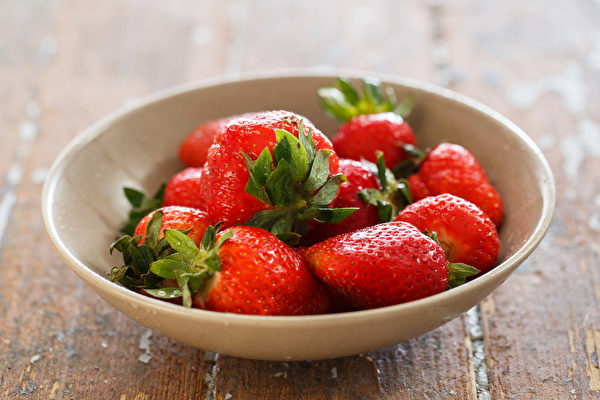 草莓可以使人體內低密度脂蛋白膽固醇和甘油三酯自然降低。(Shutterstock)