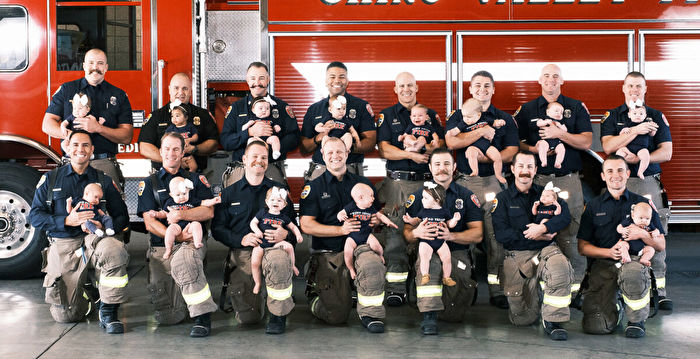 加州消防局喜迎婴儿潮 一年内15人荣升父亲
