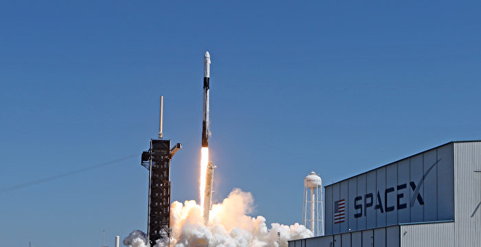 SpaceX向空间站发射首个纯太空旅游团组