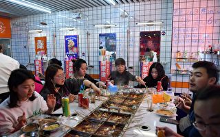 炒飯泡菜拉麵成本飆升 亞洲餐館和食客犯愁