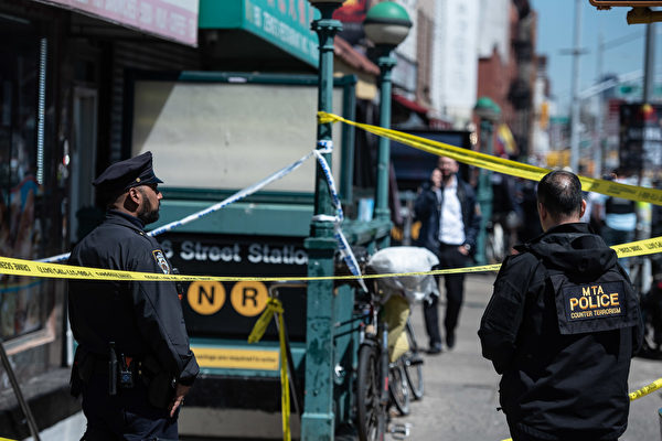 非裔中流弹亡 纽约市长批支持黑命贵者未发声