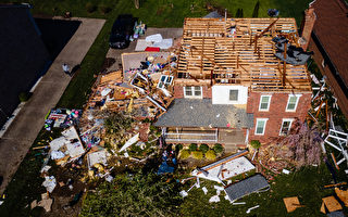 组图：肯塔基州遭龙卷风袭击 数万户断电