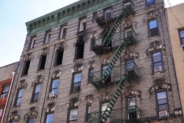 华埠公寓楼恶火致二死 纽约消防局分析原因