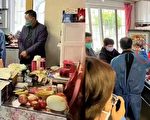 副市长光顾之家食品爆满 上海有大妈喊要饿死了