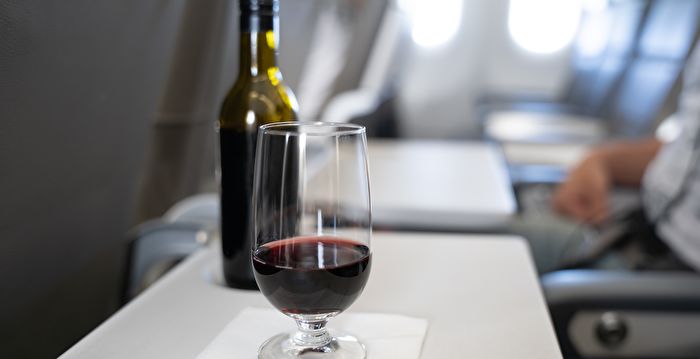 在飞机上喝酒 会有什么坏处？