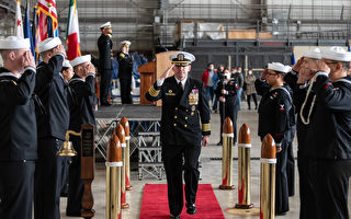 组图：美军在意大利基地举行指挥权交接仪式