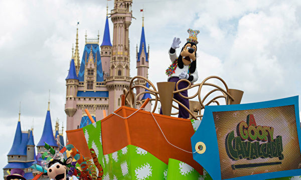 佛州州长批迪士尼为发财默认中共暴行