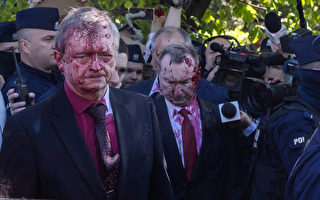 俄罗斯驻波兰大使在“胜利日”遭泼漆