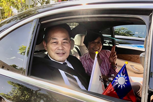 南加僑界車隊遊行 聲援台灣參與世衛大會