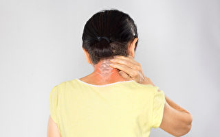 9個改善頸椎錯位的自我調理法，幫你逆轉頸椎病。(Shutterstock)