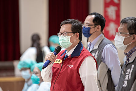 桃園市長鄭文燦鼓勵民眾完整接種3劑疫苗,提高保護力。