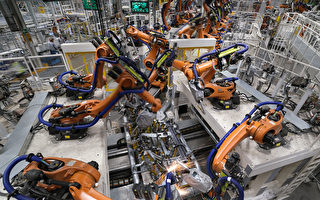 台學者：機器人對人力產生排擠效應 男性製造業就業、薪資受影響