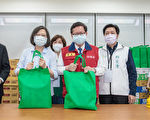 蔡總統視察「防疫關懷包快易通」辦理情形