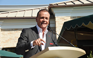 退休亚太裔公共安全官员支持Rick Caruso担任洛杉矶市长