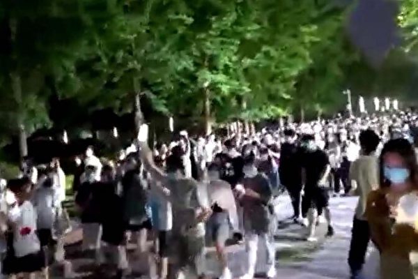 【翻牆必看】北京多所大學爆發遊行示威