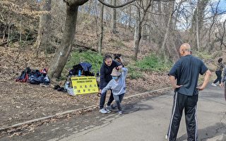 亞裔社區向知名摔跤教練學習自衛 應對種族仇恨 