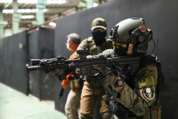 组图：为中共入侵备战 台湾人自发训练枪击