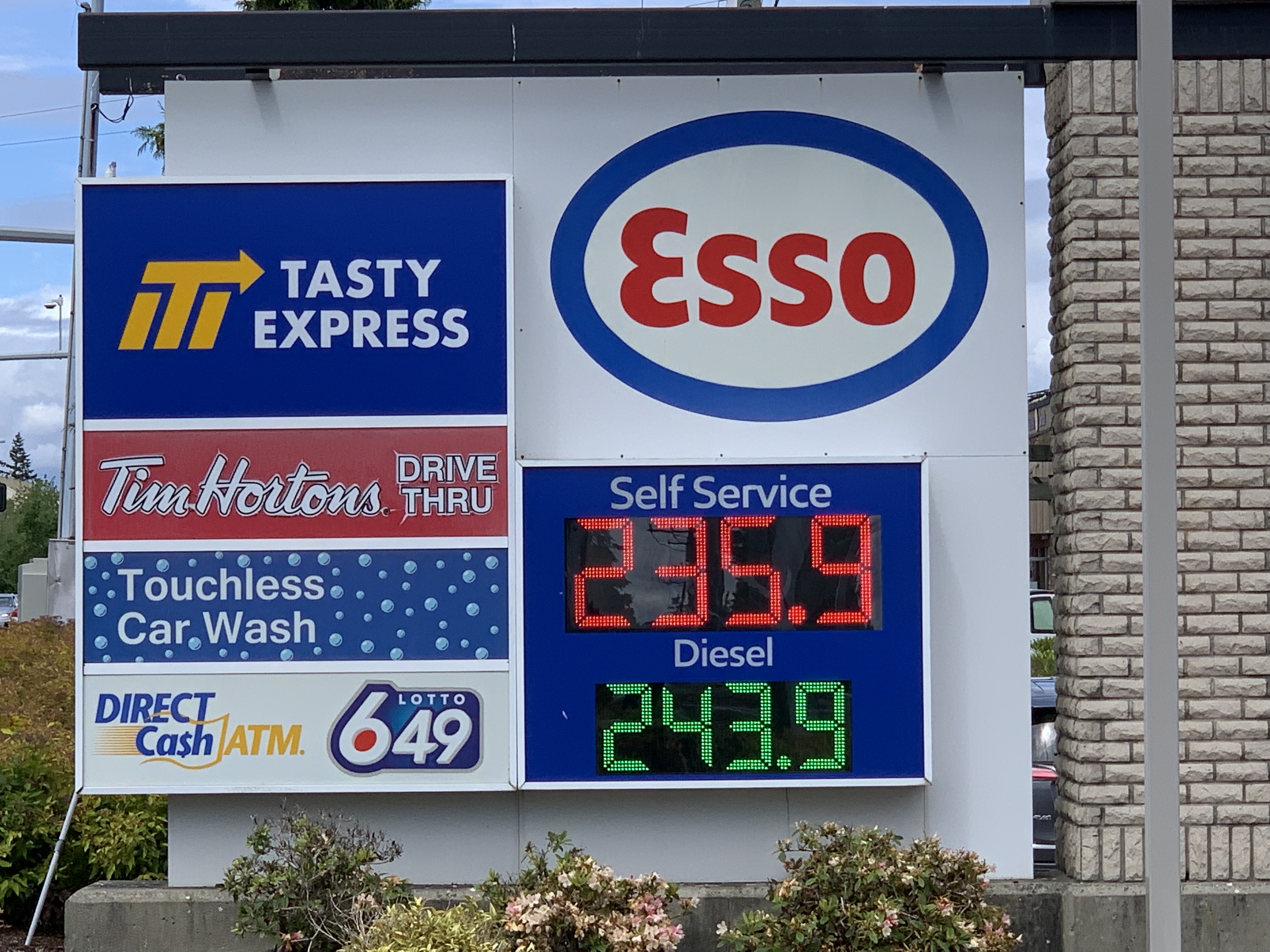 专家预测本周汽油价继续上升CAA建议保守驾车| 汽油价格| 加拿大| 温哥华| 大纪元