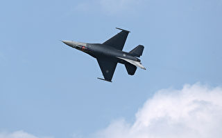 台驻美F-16A战机迫降夏威夷 幸无伤亡