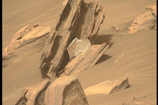 毅力号探测车在火星上发现垃圾 谁“扔”的？