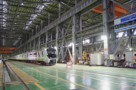 台鐵局配合高雄鐵路地下化，將高雄機廠、南區供應材料廠遷建至屏東縣潮州基地，18日啟用。