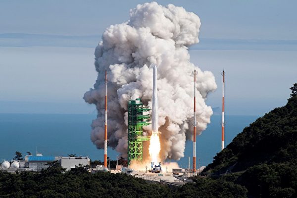 韩国成功发射自研火箭 目标2031年登月