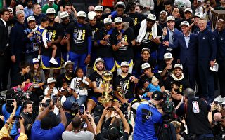 金州勇士夺NBA冠军大游行 球迷聚旧金山庆祝