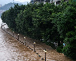 廣東英德遇特大洪水 多鄉鎮被淹 民眾被困