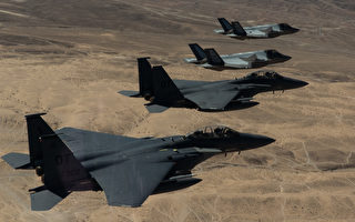 美空軍用F-35當「侵略者」 模擬對抗殲-20