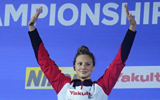加拿大15岁麦金托什 游泳世锦赛夺第二枚金牌