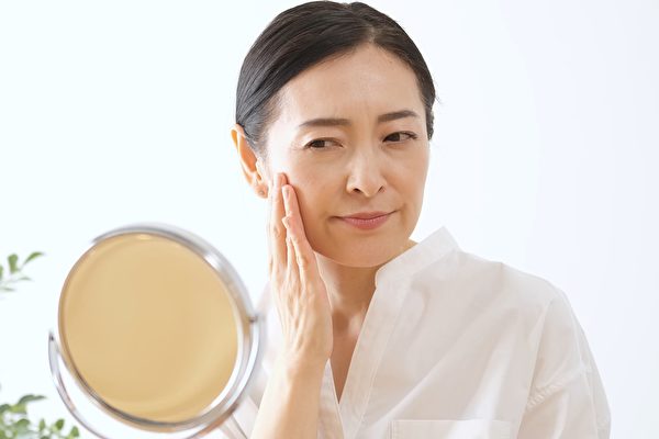 臉上的皺紋，可以看出健康狀況。(Shutterstock)