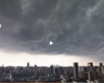 上海一天发四个天气预警 暴雨倾盆黑云压城