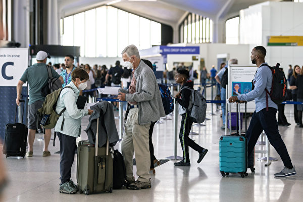 美独立日周末旅客增 8200航班取消或晚点