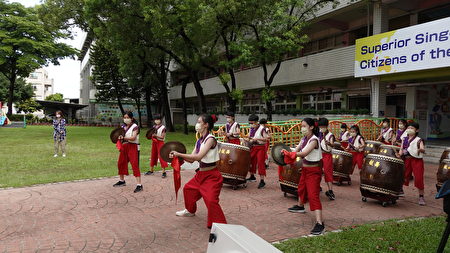 兴安鼓舞击乐团已创团20年，是嘉义地区最具代表性的鼓乐团队，是今年荣获全国音乐比赛特优的击兴打击乐团，也受到家长的肯定与推崇。