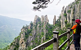 组图：织机岩天然美景 为韩国“张家界”