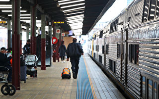 悉尼火車服務減少四成 工會與政府繼續對峙