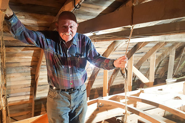 84歲爺爺數十年堅持不懈 親手打造夢想帆船