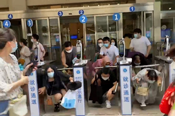 上海瑞金医院发生砍人事件 院内血迹斑斑