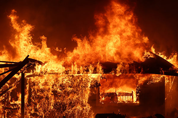 加州優勝美地國家公園外 野火燒毀六千英畝