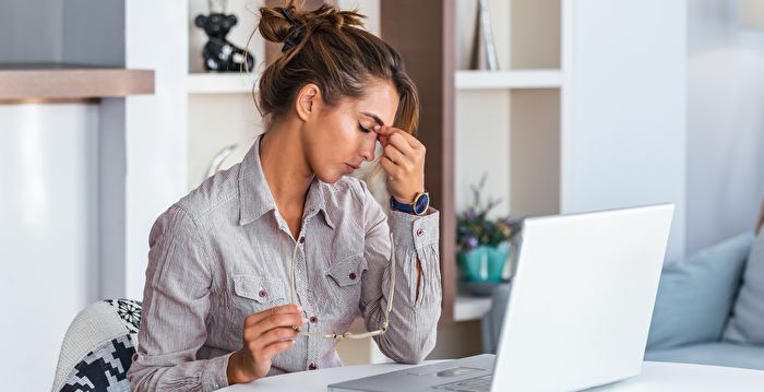 Combatting the Negative Effects of Sitting: Exercises to Promote Movement and Posture for Office Workers