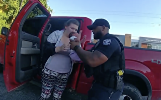 路遇七天大嬰兒窒息 美警員施CPR搶回一命