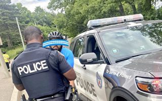 警察处罚超速骑车男被投诉 多伦多市长回应
