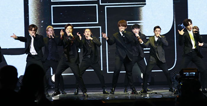 MIRROR活动又出事 成员卢瀚霆台上昏倒急送医