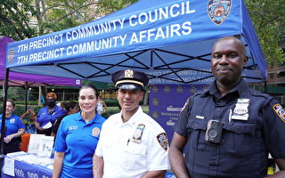 纽约市曼哈顿七分局打击犯罪夜 民众反响热烈