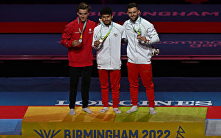 组图：英联邦运动会 英选手获男子自由体操金牌