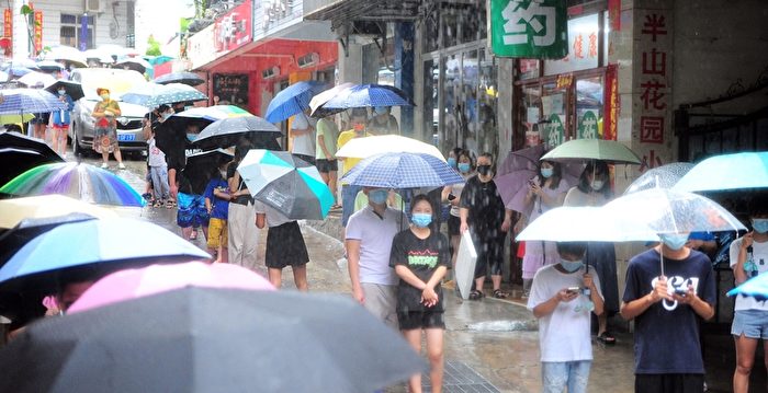 海南十数市县疫情升温 三亚海口加强封控