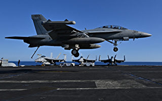 艦載F/A-18戰機被風吹落海中 美軍成功打撈
