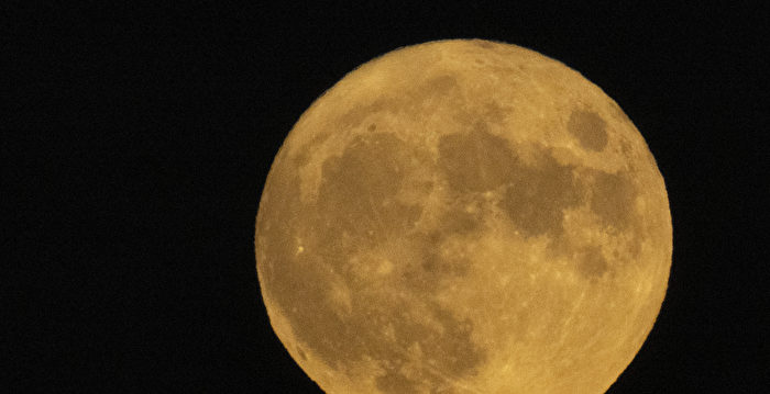 八月夜空将现两次超级月亮 观星乐趣加倍