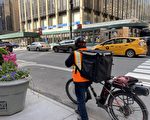 纽约政府楼拟禁放电单车 引发外卖郎抗议